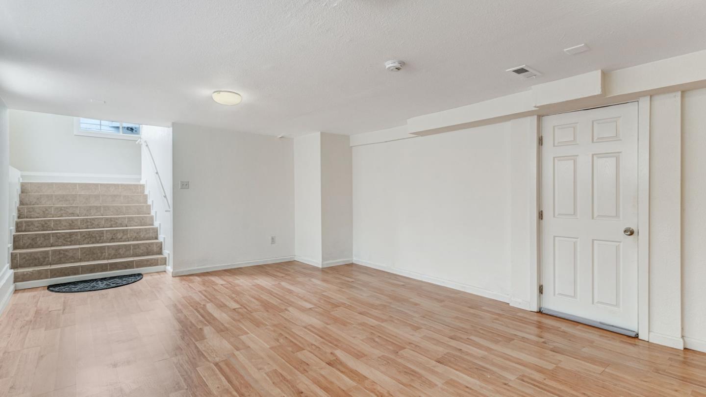 Detail Gallery Image 35 of 49 For 841 Geneva Ave, San Francisco,  CA 94112 - 5 Beds | 3 Baths
