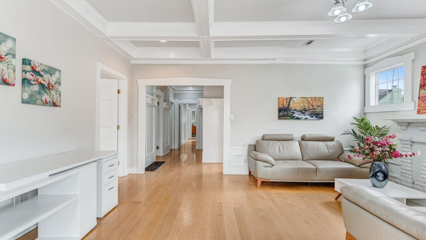 Detail Gallery Image 5 of 49 For 841 Geneva Ave, San Francisco,  CA 94112 - 5 Beds | 3 Baths