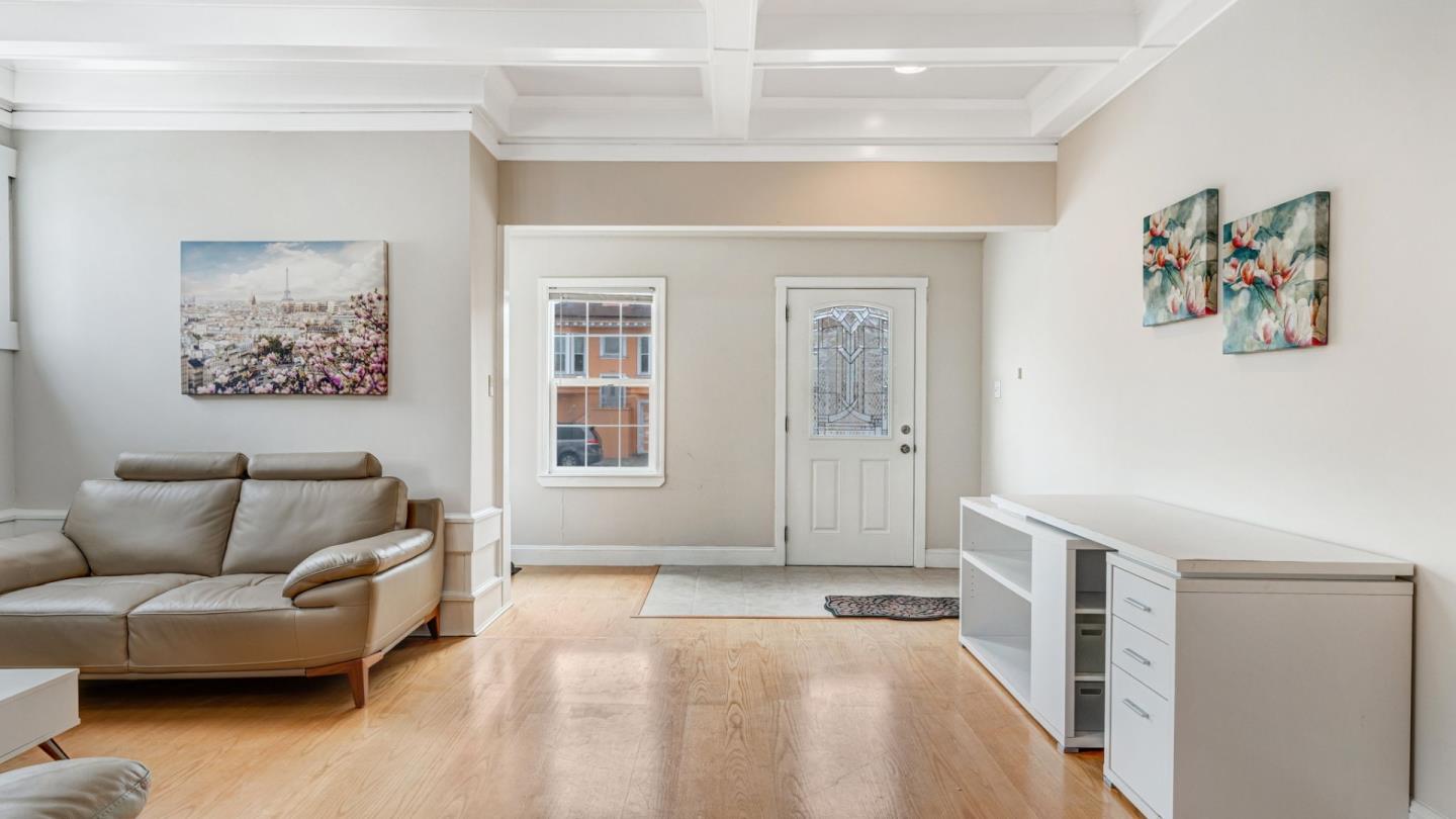 Detail Gallery Image 6 of 49 For 841 Geneva Ave, San Francisco,  CA 94112 - 5 Beds | 3 Baths