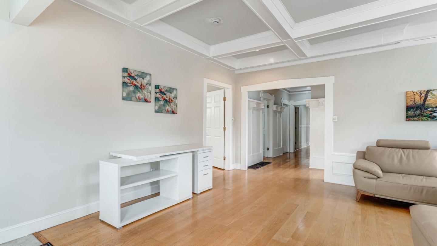 Detail Gallery Image 7 of 49 For 841 Geneva Ave, San Francisco,  CA 94112 - 5 Beds | 3 Baths