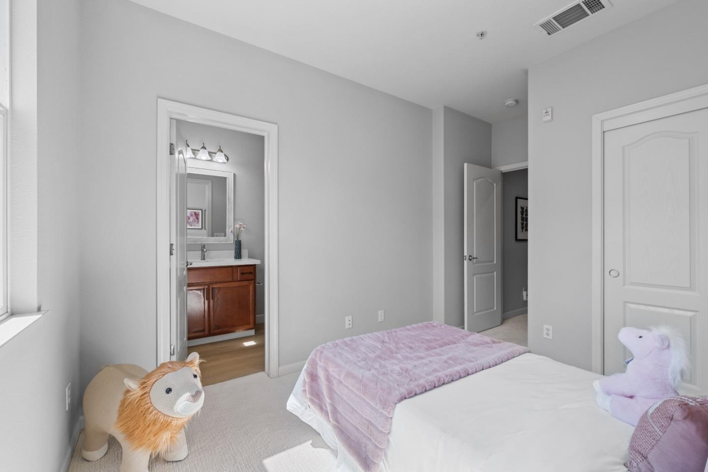 Detail Gallery Image 32 of 43 For 2472 Autumnvale Ave, San Jose,  CA 95131 - 3 Beds | 3 Baths
