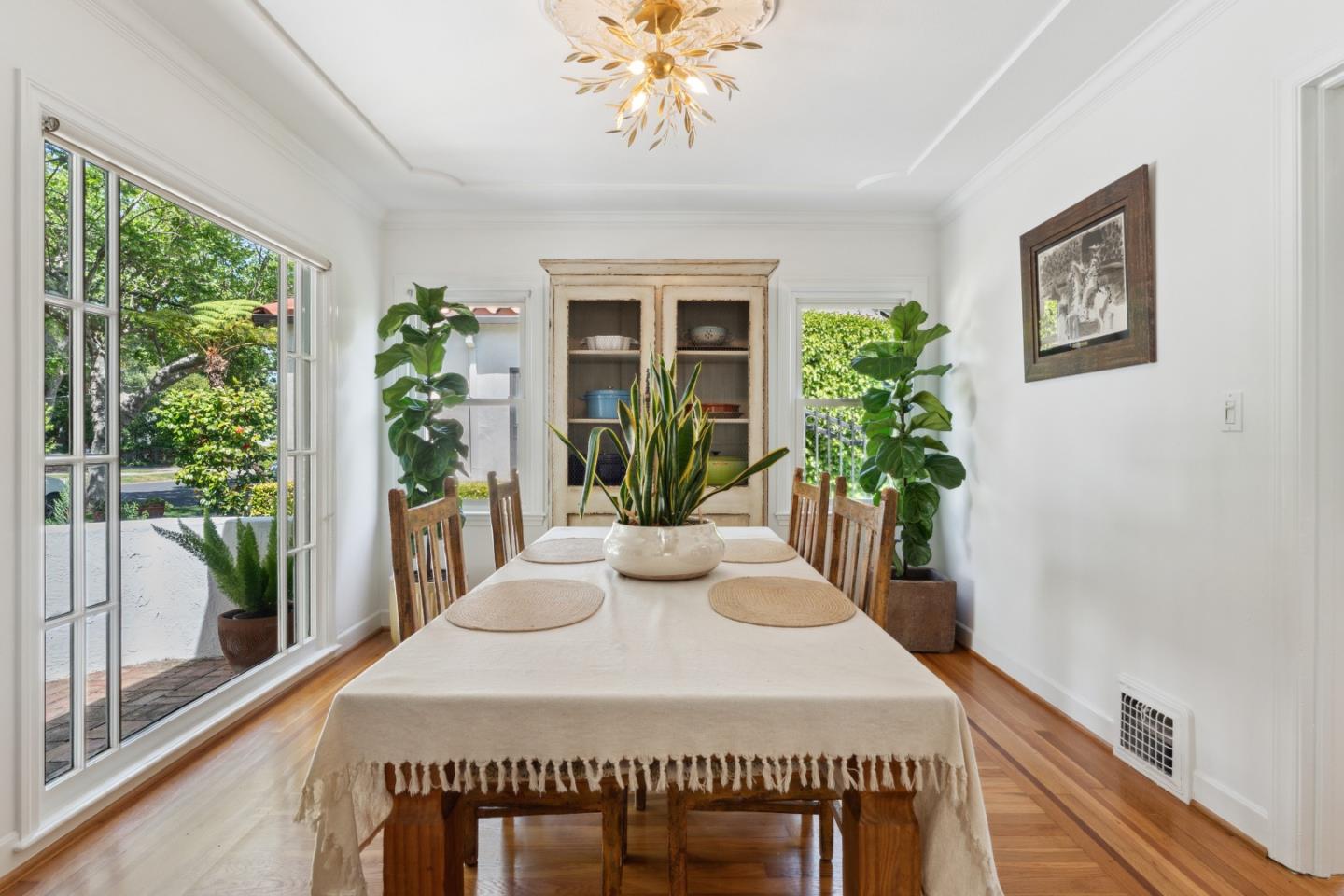 Detail Gallery Image 12 of 45 For 1350 Emory St, San Jose,  CA 95126 - 4 Beds | 2 Baths
