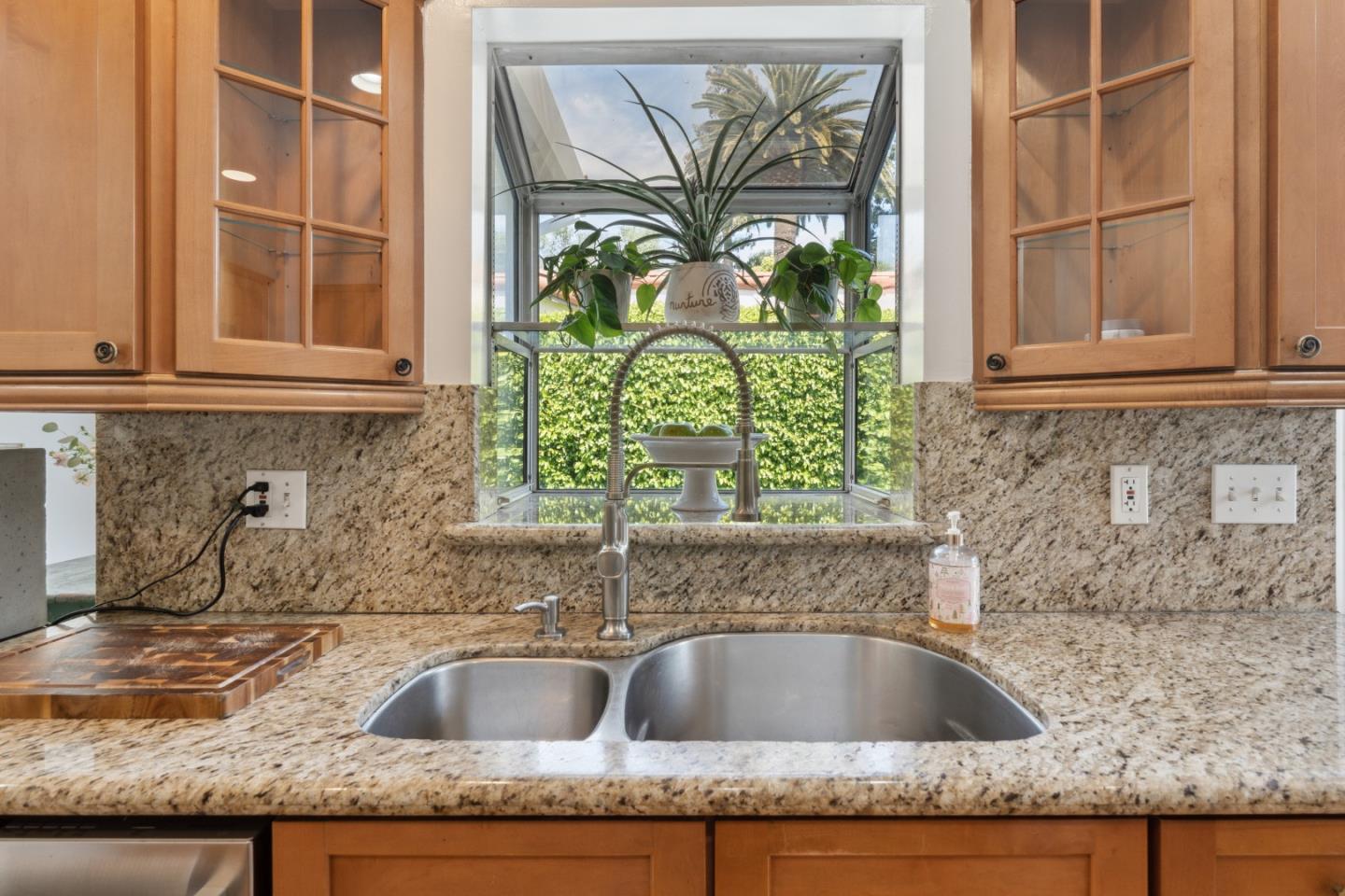 Detail Gallery Image 15 of 45 For 1350 Emory St, San Jose,  CA 95126 - 4 Beds | 2 Baths