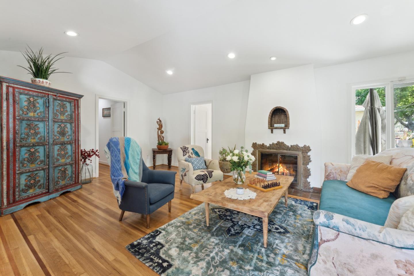 Detail Gallery Image 8 of 45 For 1350 Emory St, San Jose,  CA 95126 - 4 Beds | 2 Baths