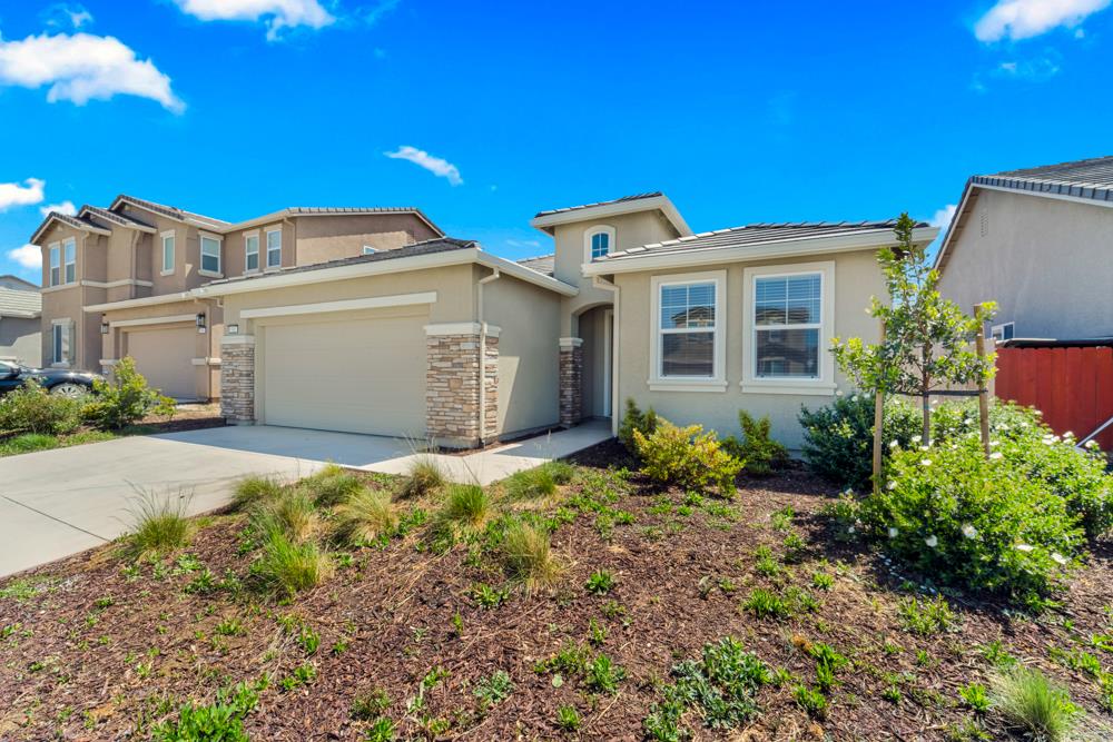 Detail Gallery Image 2 of 29 For 542 Legado Dr, Soledad,  CA 93960 - 3 Beds | 2 Baths