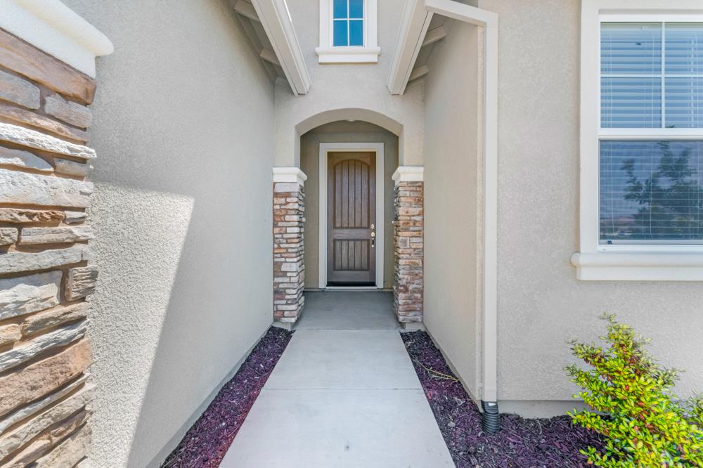 Detail Gallery Image 3 of 29 For 542 Legado Dr, Soledad,  CA 93960 - 3 Beds | 2 Baths