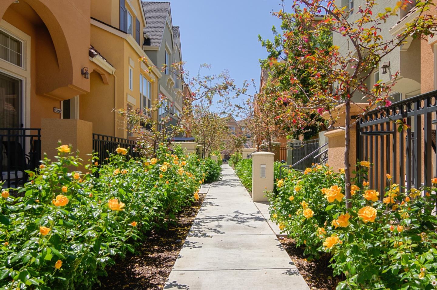 Detail Gallery Image 3 of 19 For 4485 Laird Cir, Santa Clara,  CA 95054 - 3 Beds | 2/1 Baths