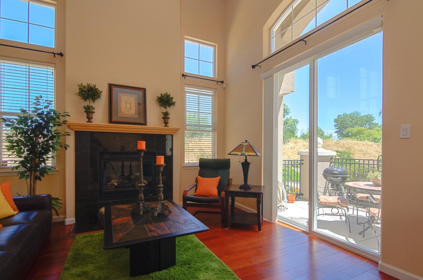 Detail Gallery Image 8 of 19 For 4485 Laird Cir, Santa Clara,  CA 95054 - 3 Beds | 2/1 Baths