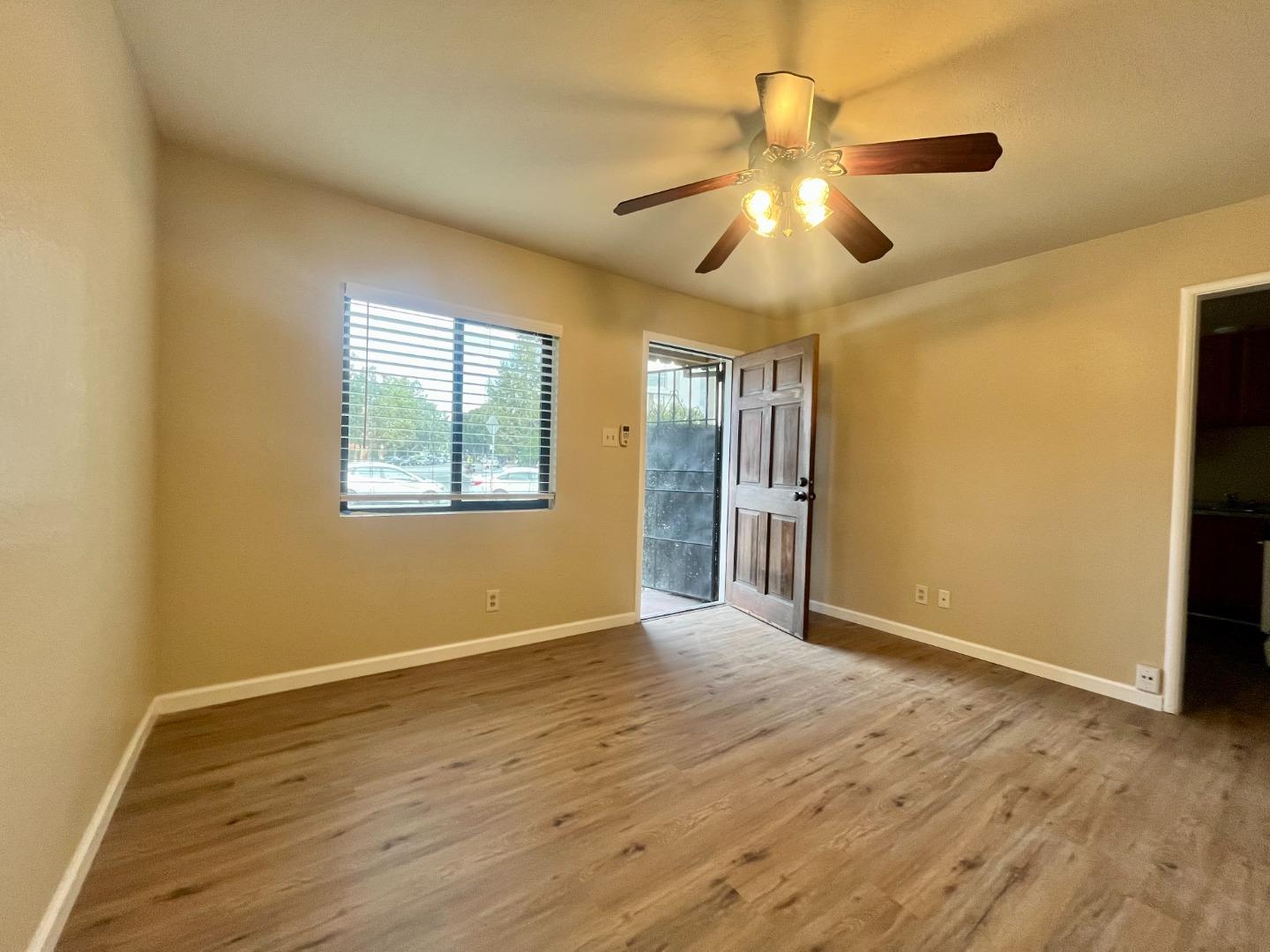 Detail Gallery Image 3 of 22 For 470 Marshall Ave, Sunnyvale,  CA 94086 - – Beds | – Baths