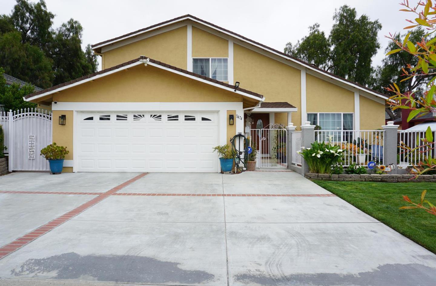 Detail Gallery Image 2 of 36 For 3474 Pine Creek, San Jose,  CA 95132 - 4 Beds | 2 Baths