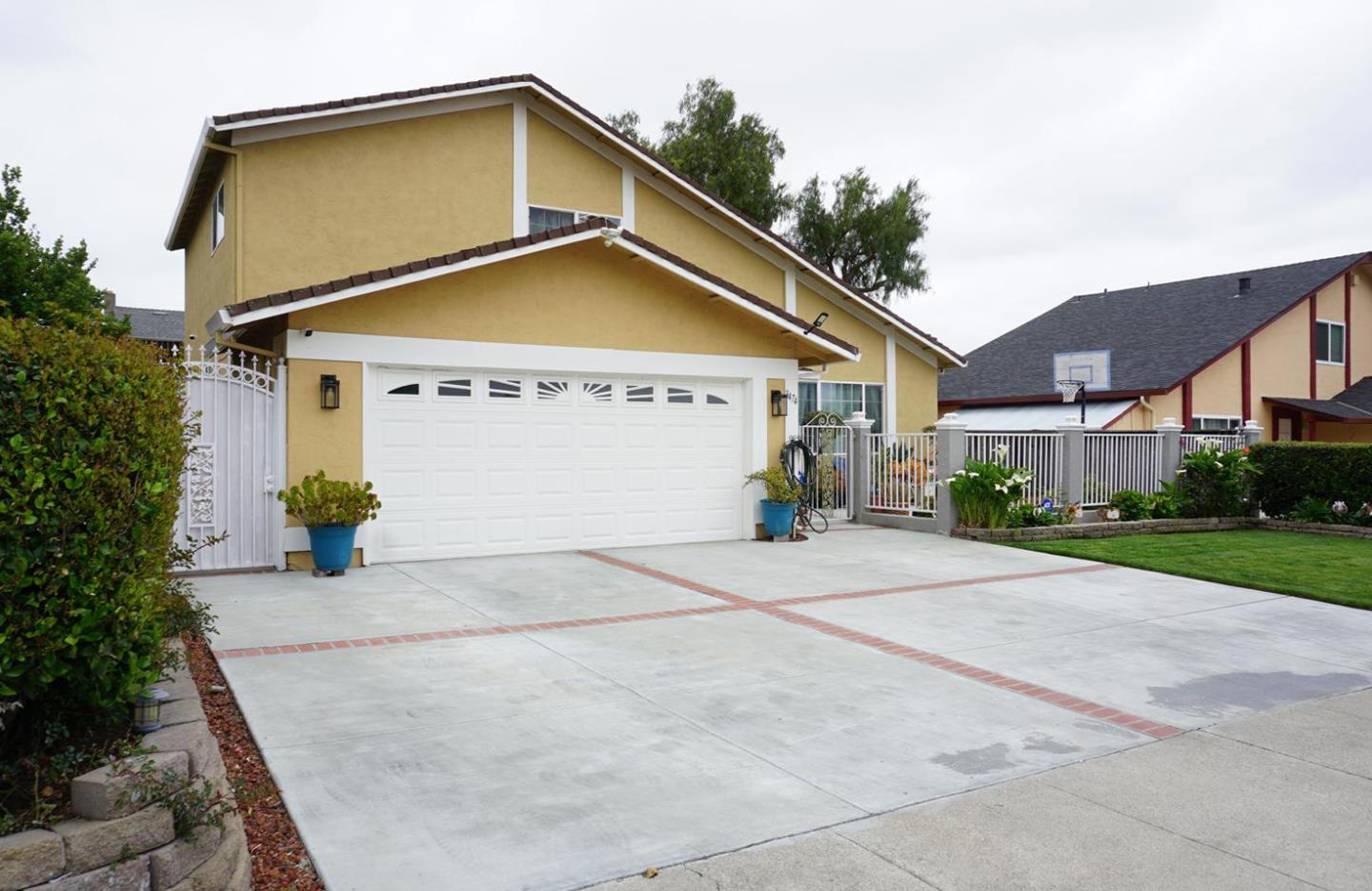 Detail Gallery Image 3 of 36 For 3474 Pine Creek, San Jose,  CA 95132 - 4 Beds | 2 Baths