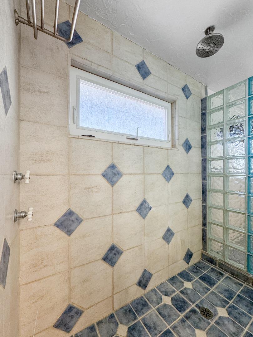 Detail Gallery Image 39 of 49 For 945 S Ridgemark Dr, Hollister,  CA 95023 - 3 Beds | 3 Baths