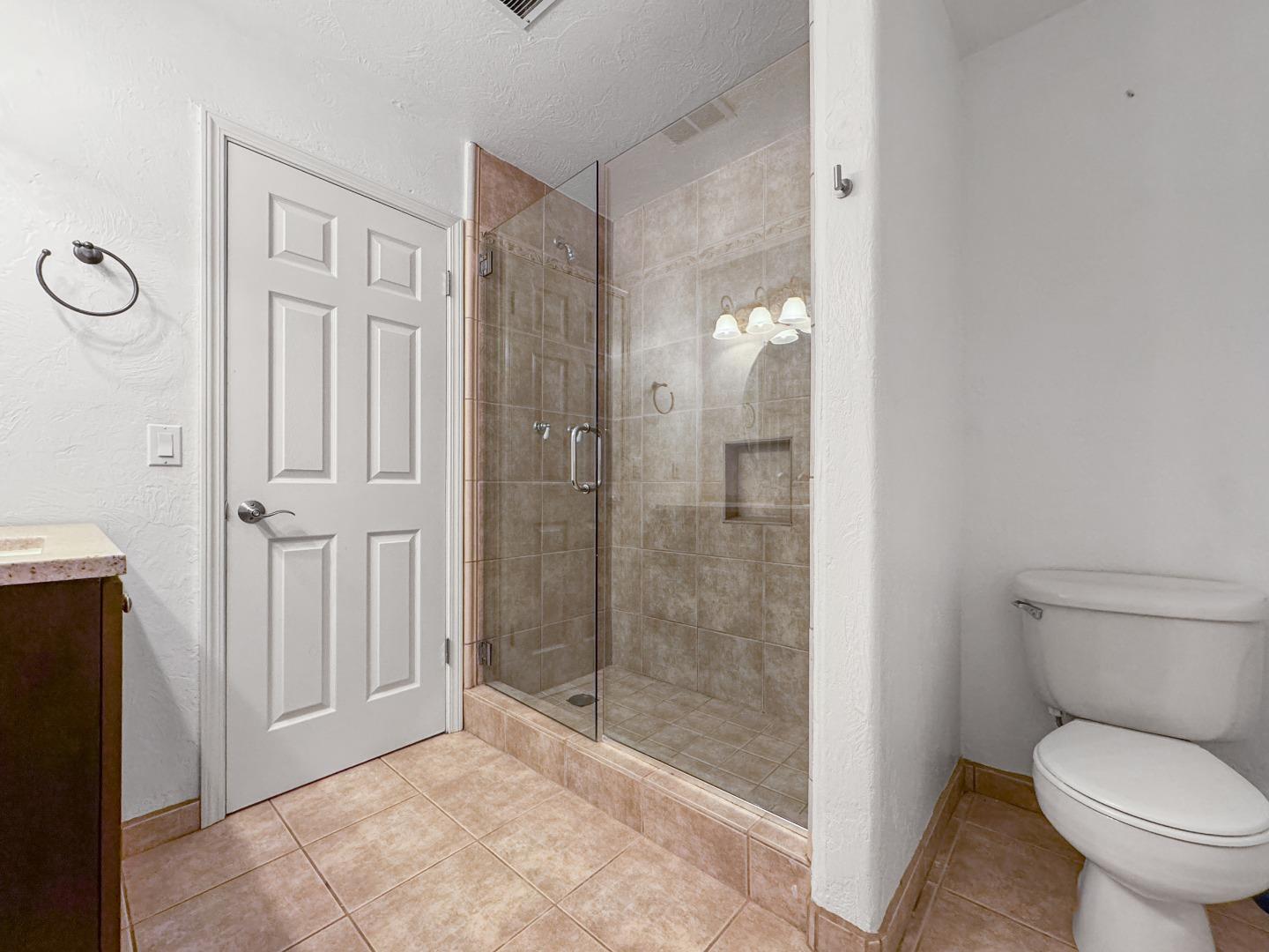 Detail Gallery Image 43 of 49 For 945 S Ridgemark Dr, Hollister,  CA 95023 - 3 Beds | 3 Baths