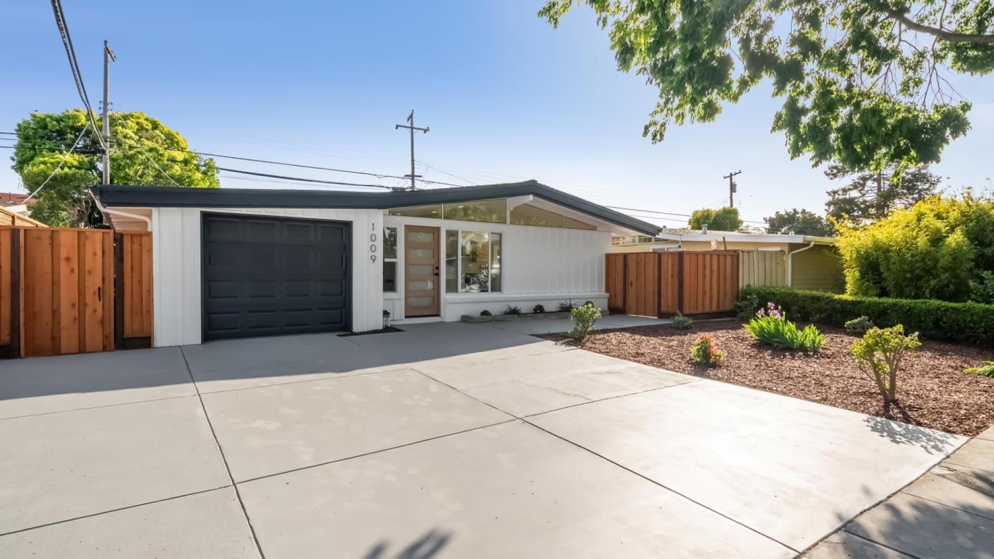 Detail Gallery Image 2 of 30 For 1009 Candlewood Ave, Sunnyvale,  CA 94089 - 3 Beds | 2 Baths