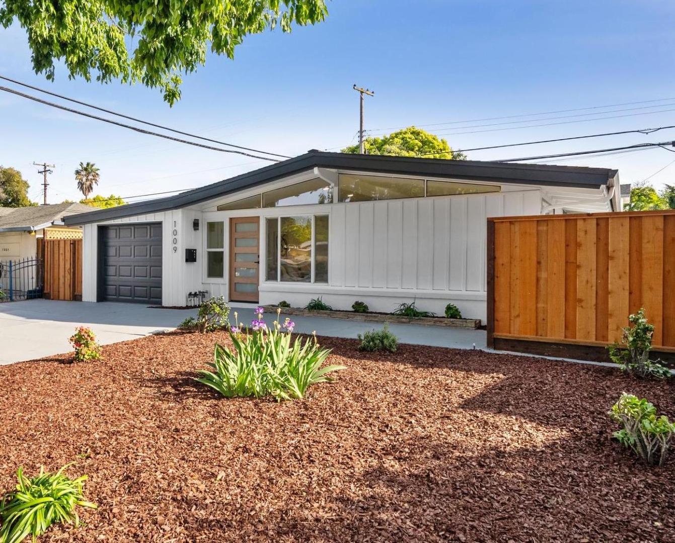 Detail Gallery Image 3 of 30 For 1009 Candlewood Ave, Sunnyvale,  CA 94089 - 3 Beds | 2 Baths