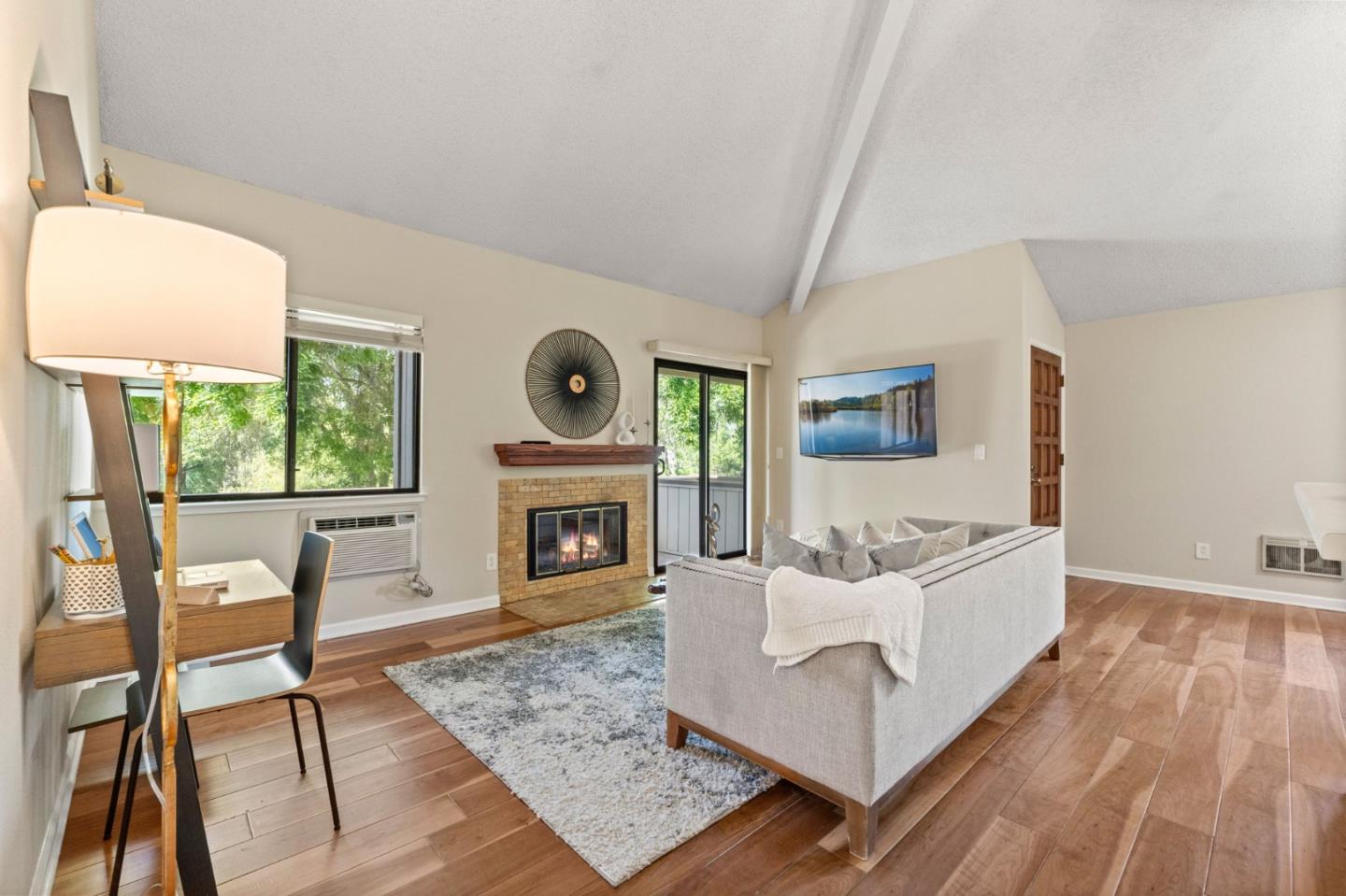 Detail Gallery Image 10 of 30 For 1544 Alma Ter, San Jose,  CA 95125 - 2 Beds | 2 Baths