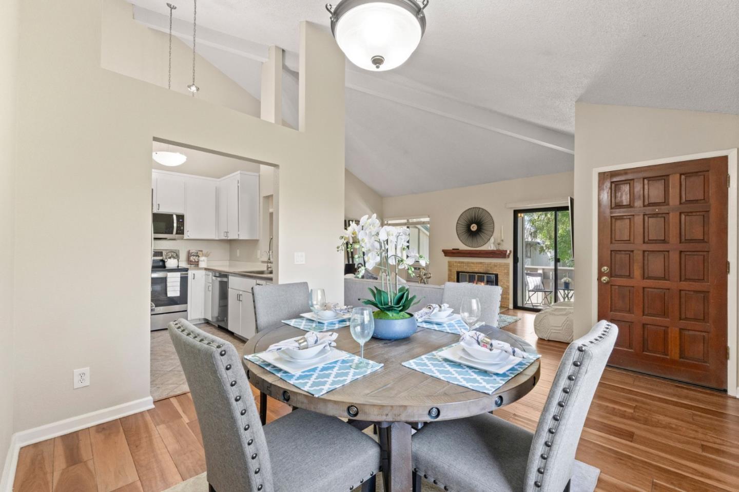 Detail Gallery Image 5 of 30 For 1544 Alma Ter, San Jose,  CA 95125 - 2 Beds | 2 Baths