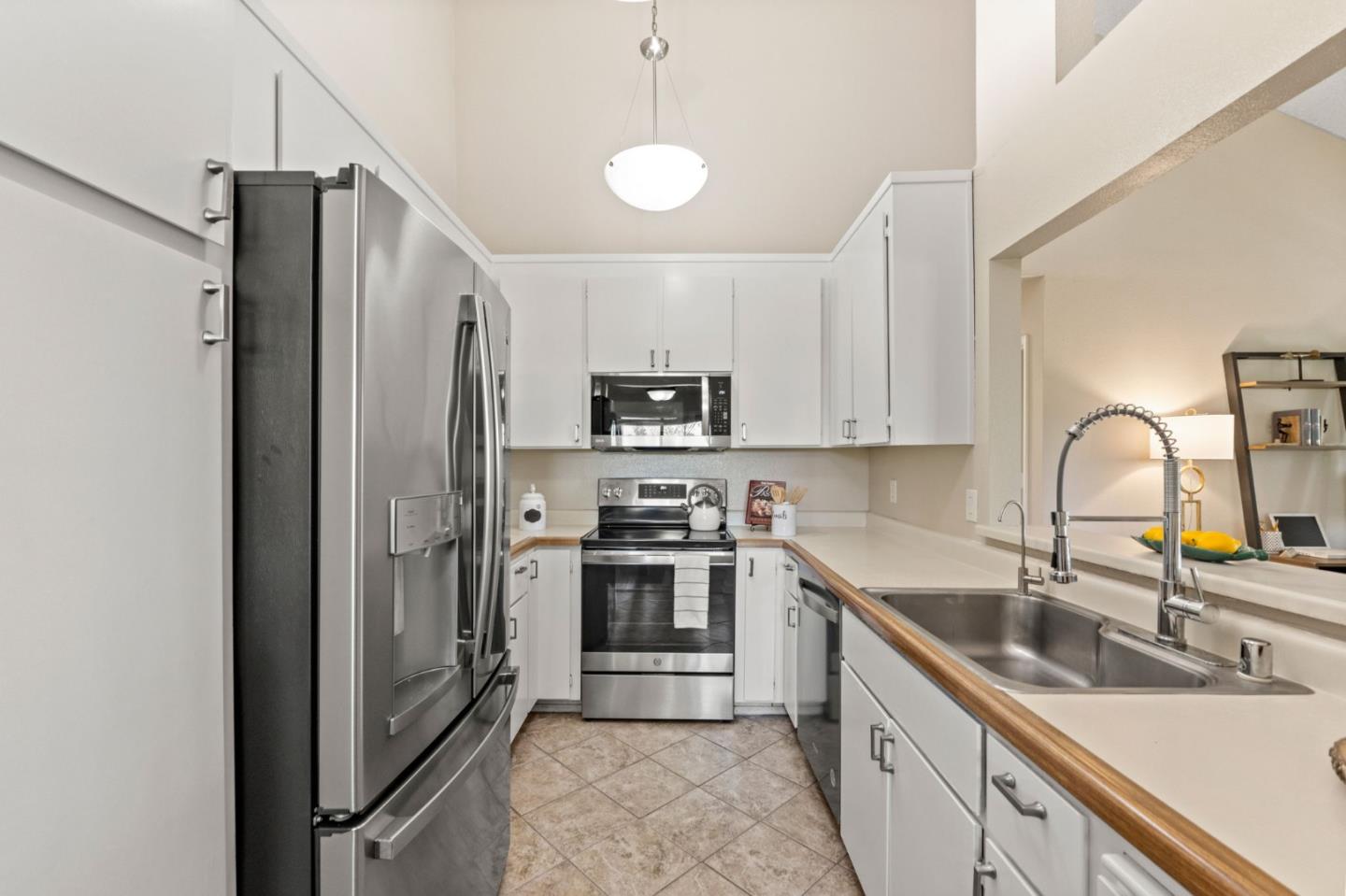 Detail Gallery Image 6 of 30 For 1544 Alma Ter, San Jose,  CA 95125 - 2 Beds | 2 Baths