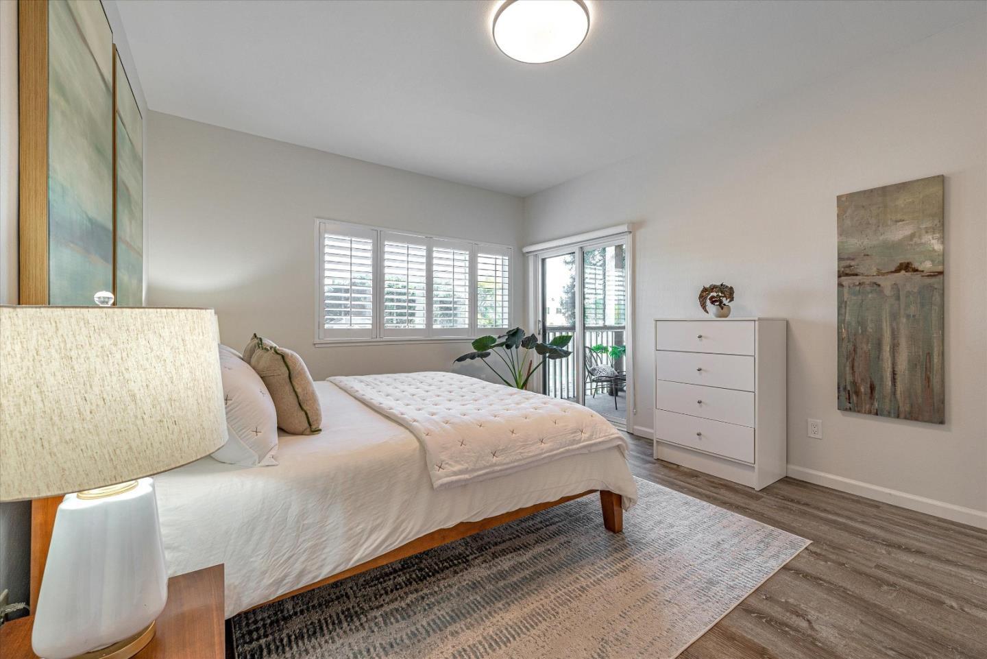 Detail Gallery Image 10 of 16 For 1326 Woodside Rd, Redwood City,  CA 94061 - 2 Beds | 2 Baths
