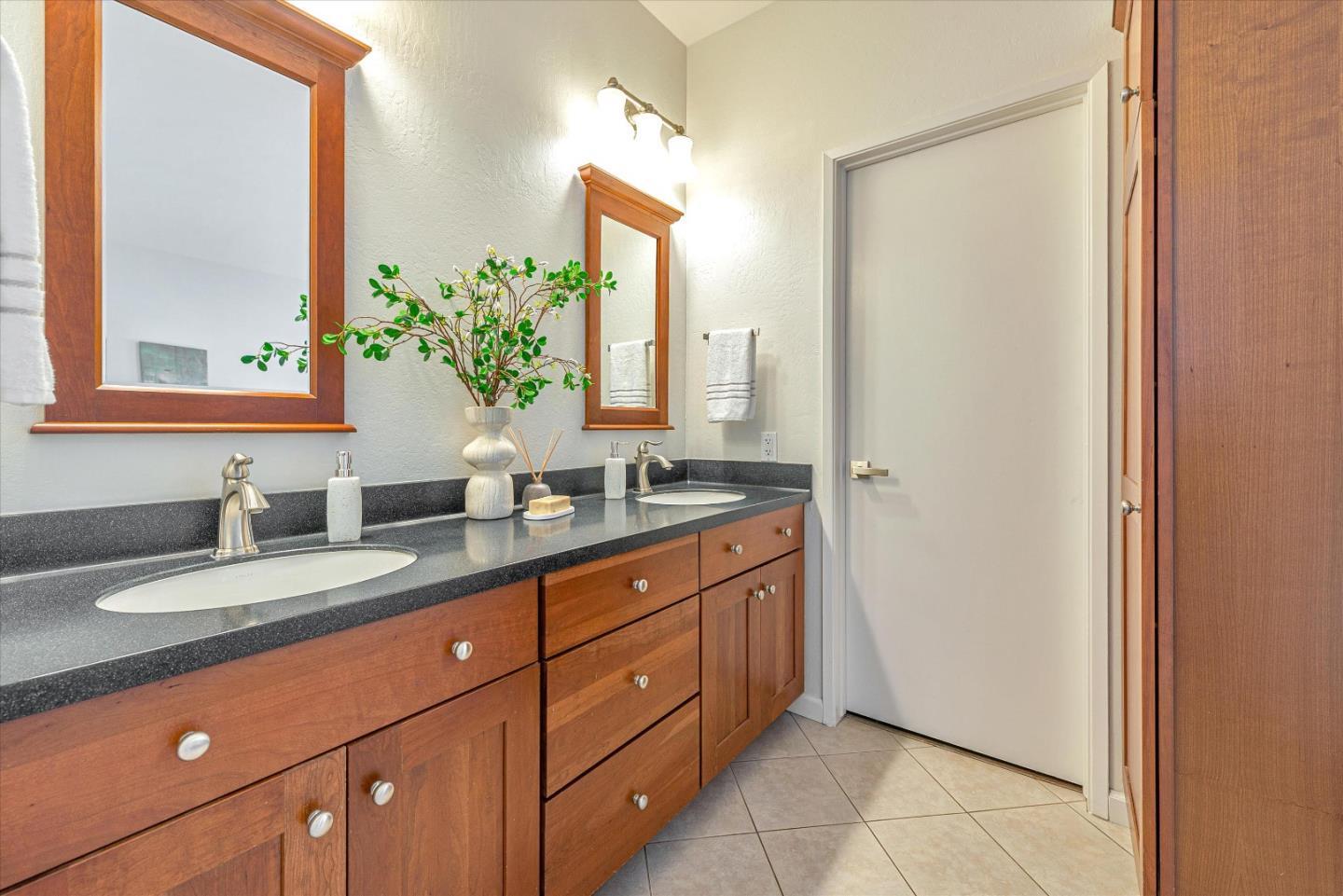Detail Gallery Image 11 of 16 For 1326 Woodside Rd, Redwood City,  CA 94061 - 2 Beds | 2 Baths