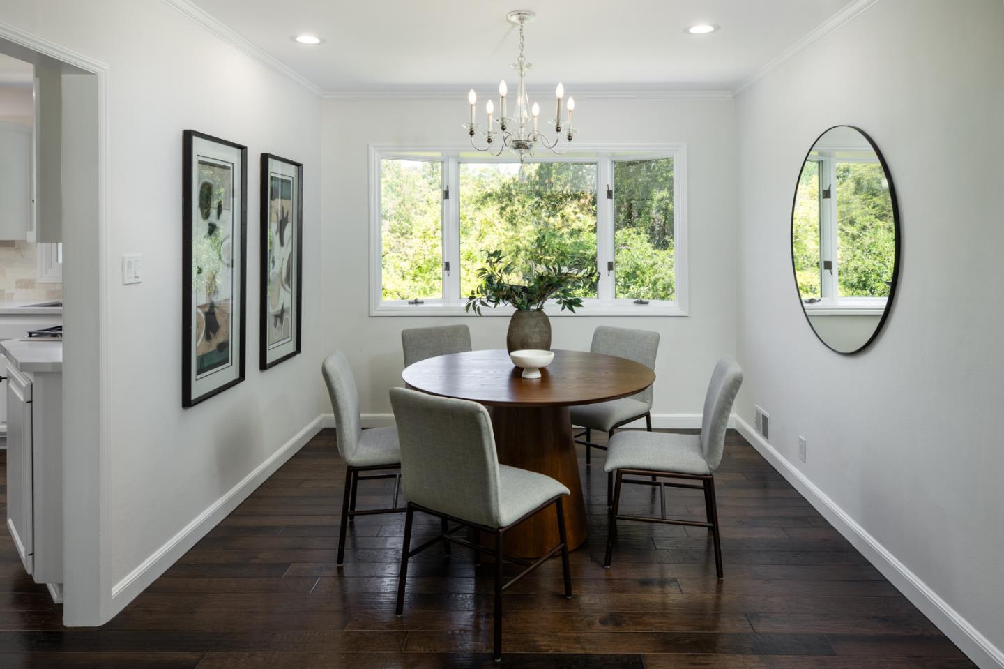 Detail Gallery Image 10 of 37 For 115 Toyon Ct, Woodside,  CA 94062 - 4 Beds | 3 Baths