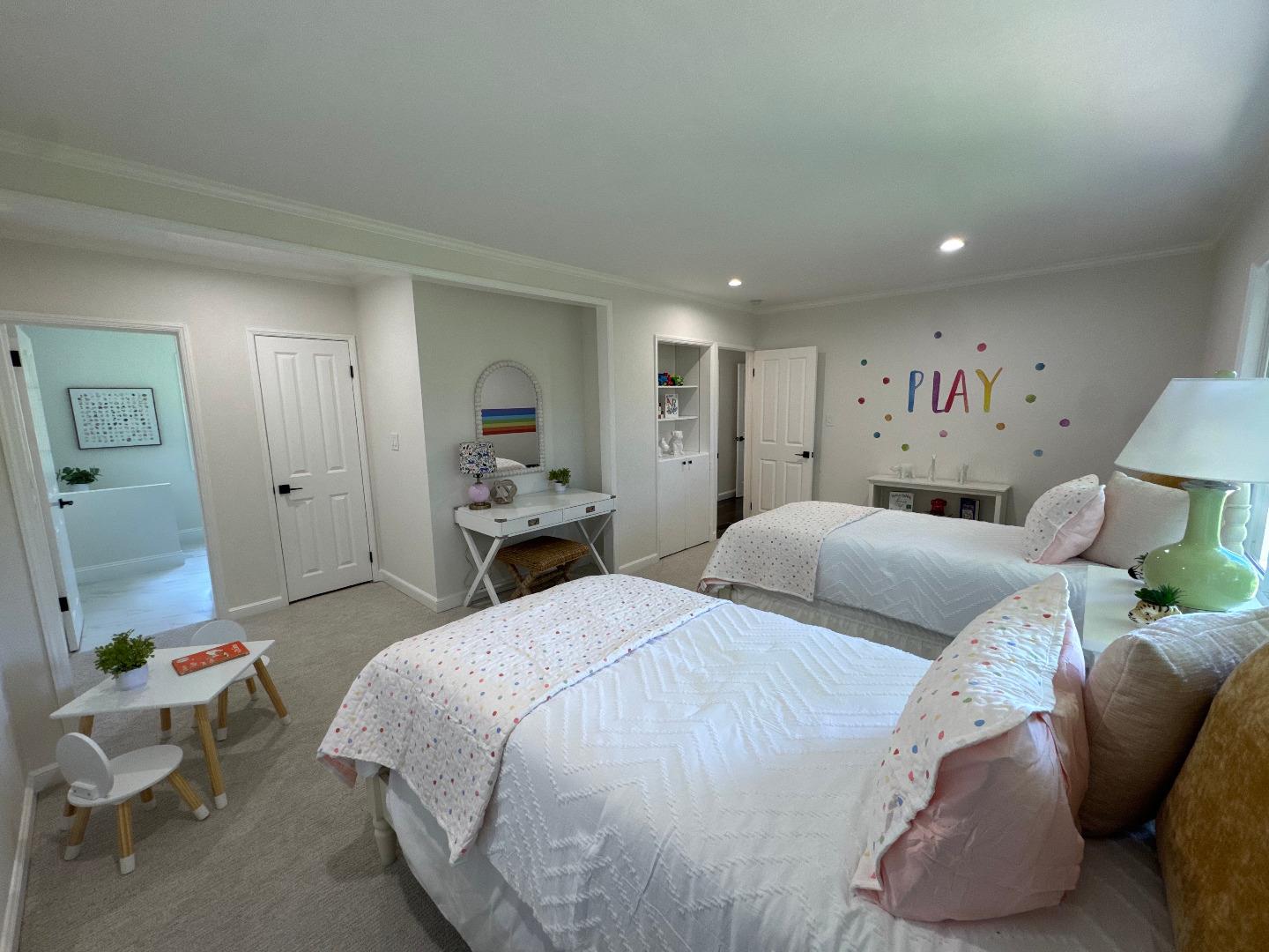 Detail Gallery Image 21 of 37 For 115 Toyon Ct, Woodside,  CA 94062 - 4 Beds | 3 Baths