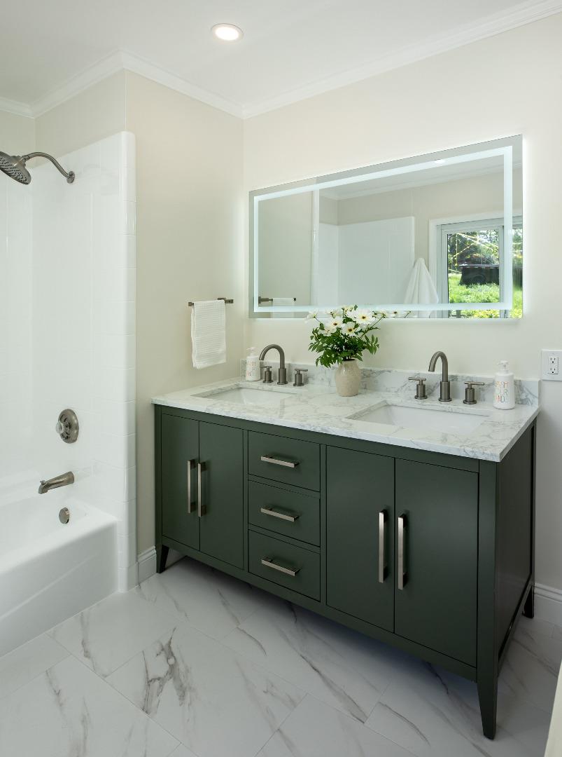 Detail Gallery Image 23 of 37 For 115 Toyon Ct, Woodside,  CA 94062 - 4 Beds | 3 Baths