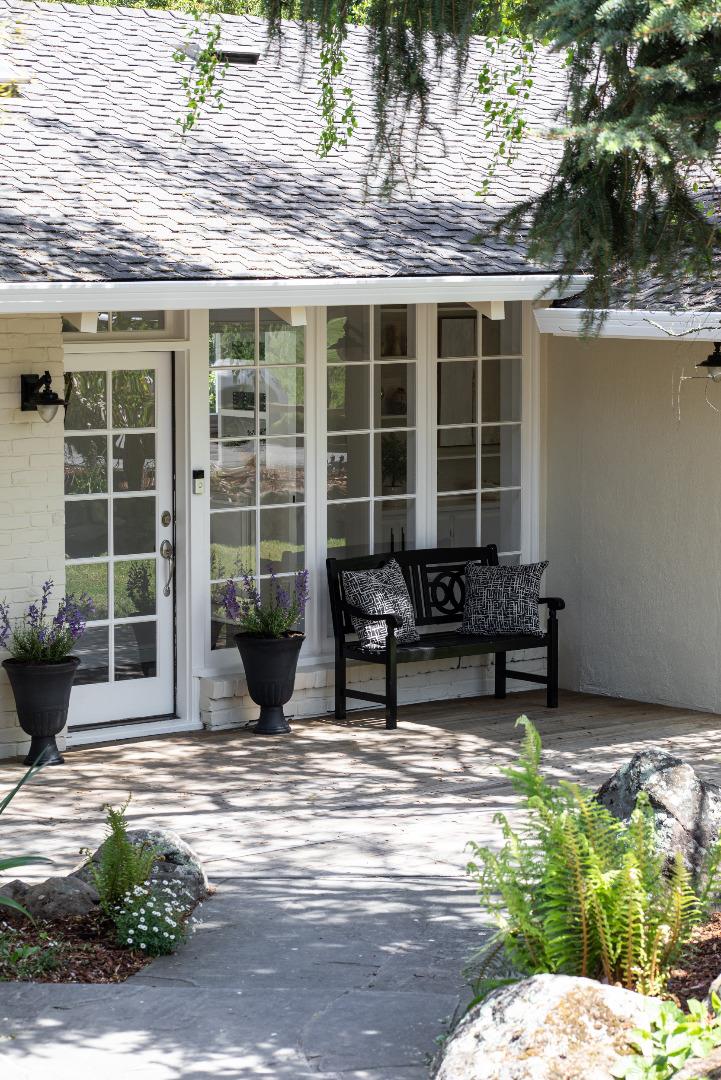 Detail Gallery Image 3 of 37 For 115 Toyon Ct, Woodside,  CA 94062 - 4 Beds | 3 Baths