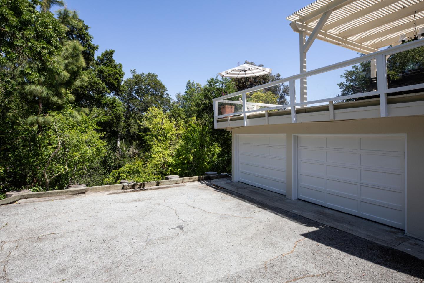 Detail Gallery Image 35 of 37 For 115 Toyon Ct, Woodside,  CA 94062 - 4 Beds | 3 Baths