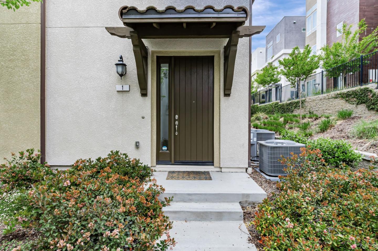 Detail Gallery Image 2 of 41 For 223 William Manly St #1,  San Jose,  CA 95136 - 3 Beds | 3 Baths