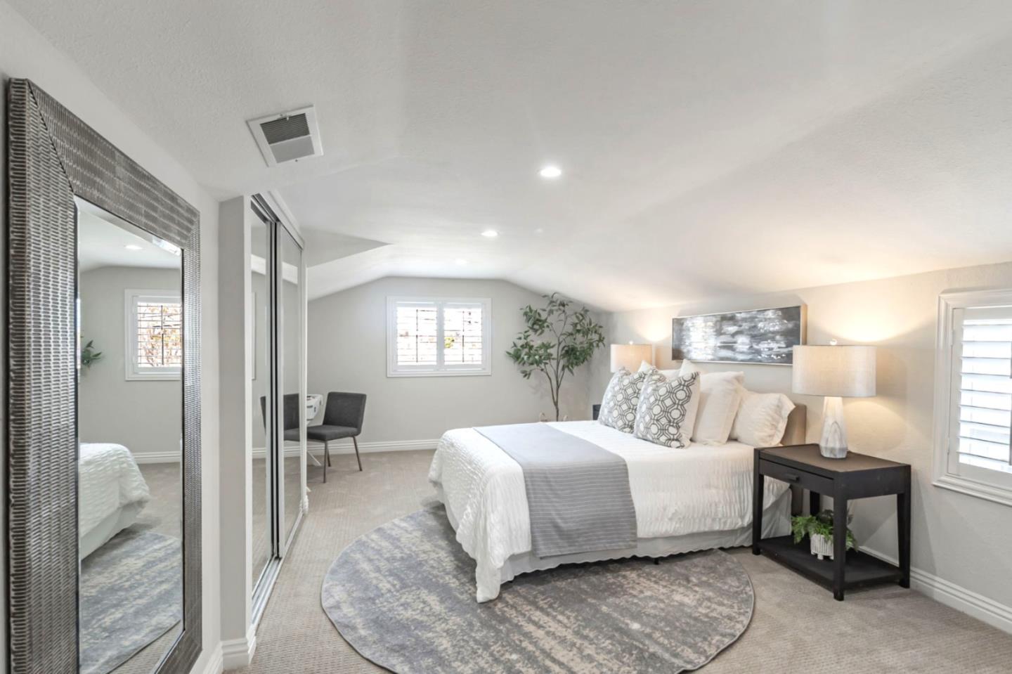 Detail Gallery Image 12 of 18 For 917 North Rd, Belmont,  CA 94002 - 3 Beds | 2/1 Baths