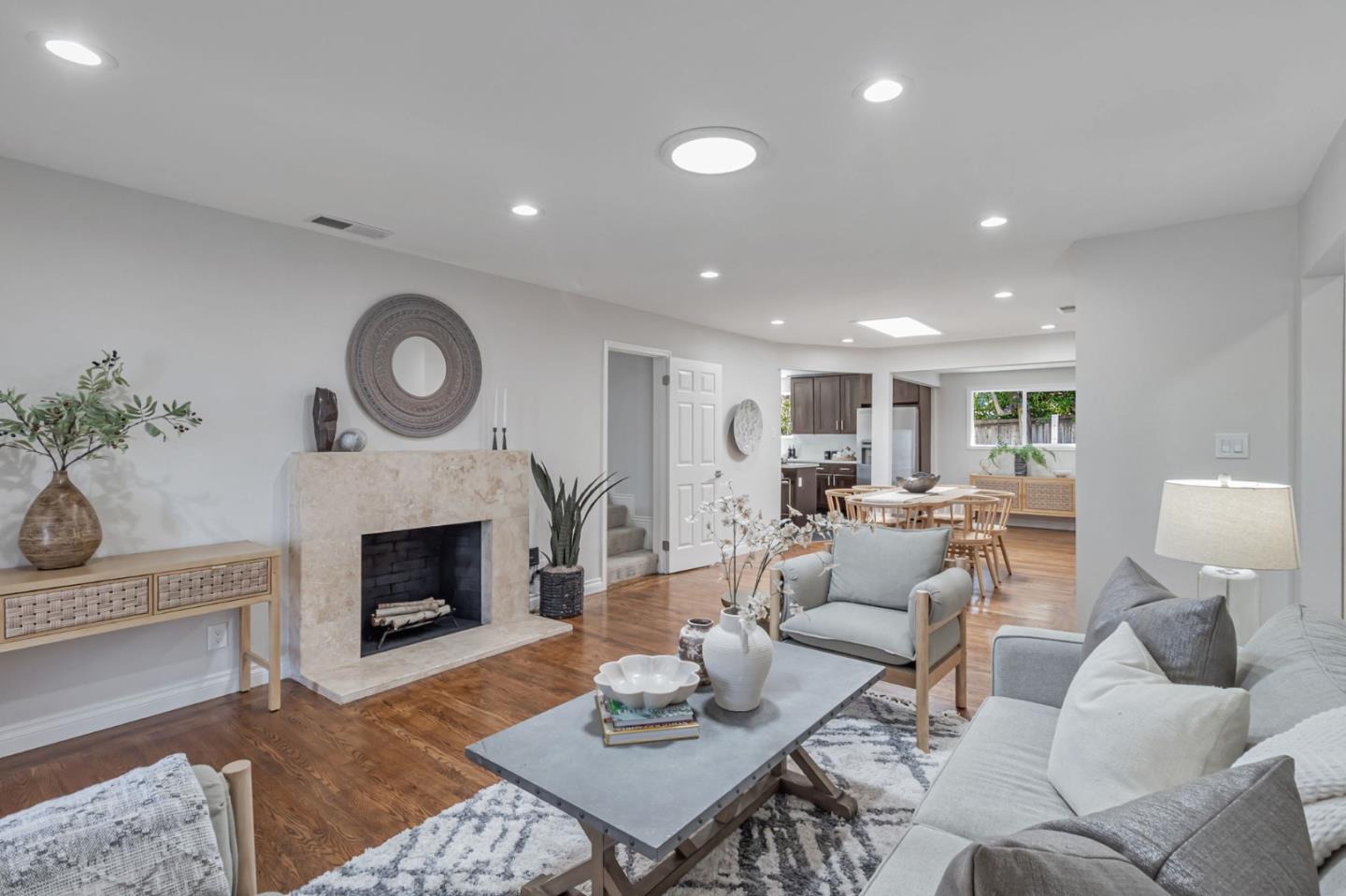 Detail Gallery Image 3 of 18 For 917 North Rd, Belmont,  CA 94002 - 3 Beds | 2/1 Baths