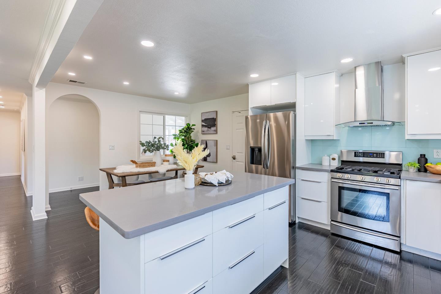 Detail Gallery Image 12 of 38 For 994 Pocatello Ave, Sunnyvale,  CA 94087 - 3 Beds | 2 Baths
