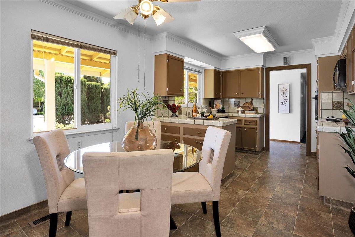 Detail Gallery Image 11 of 34 For 18654 Aspesi Dr, Saratoga,  CA 95070 - 4 Beds | 2/1 Baths