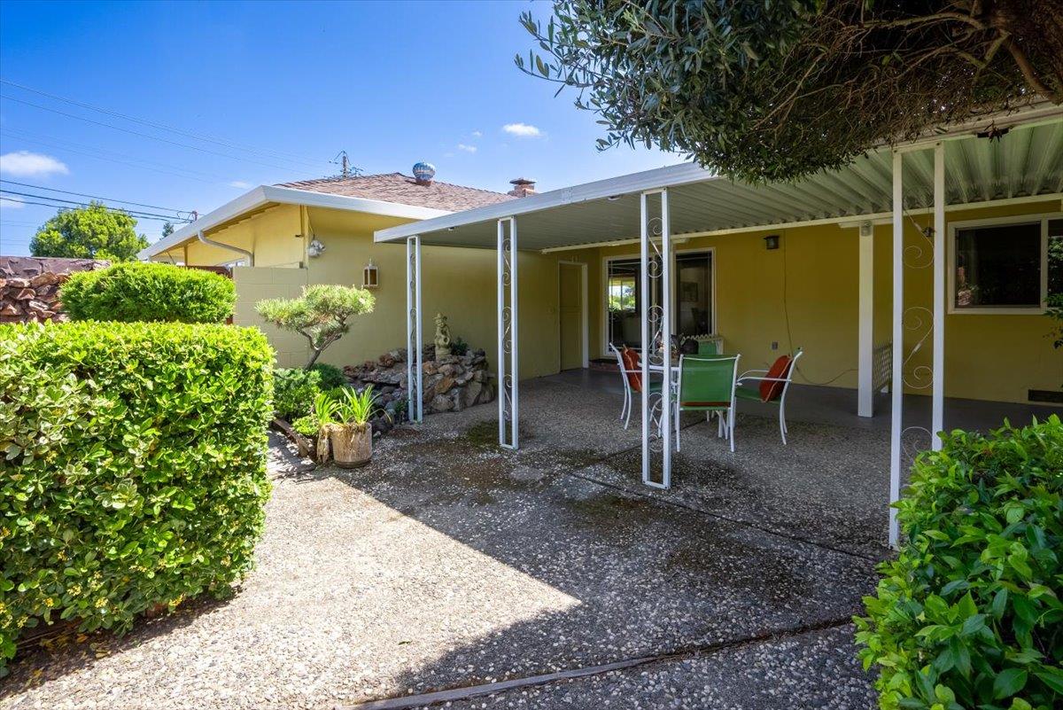 Detail Gallery Image 33 of 34 For 18654 Aspesi Dr, Saratoga,  CA 95070 - 4 Beds | 2/1 Baths