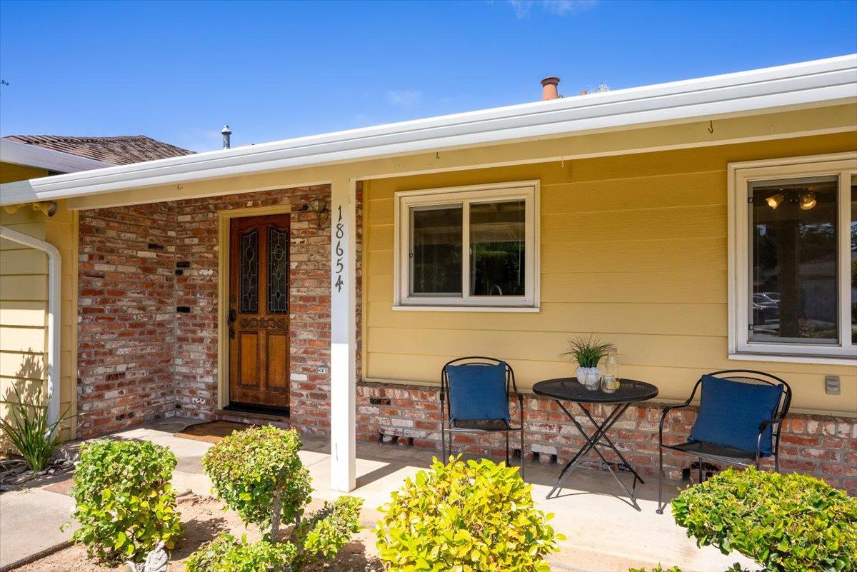 Detail Gallery Image 6 of 34 For 18654 Aspesi Dr, Saratoga,  CA 95070 - 4 Beds | 2/1 Baths