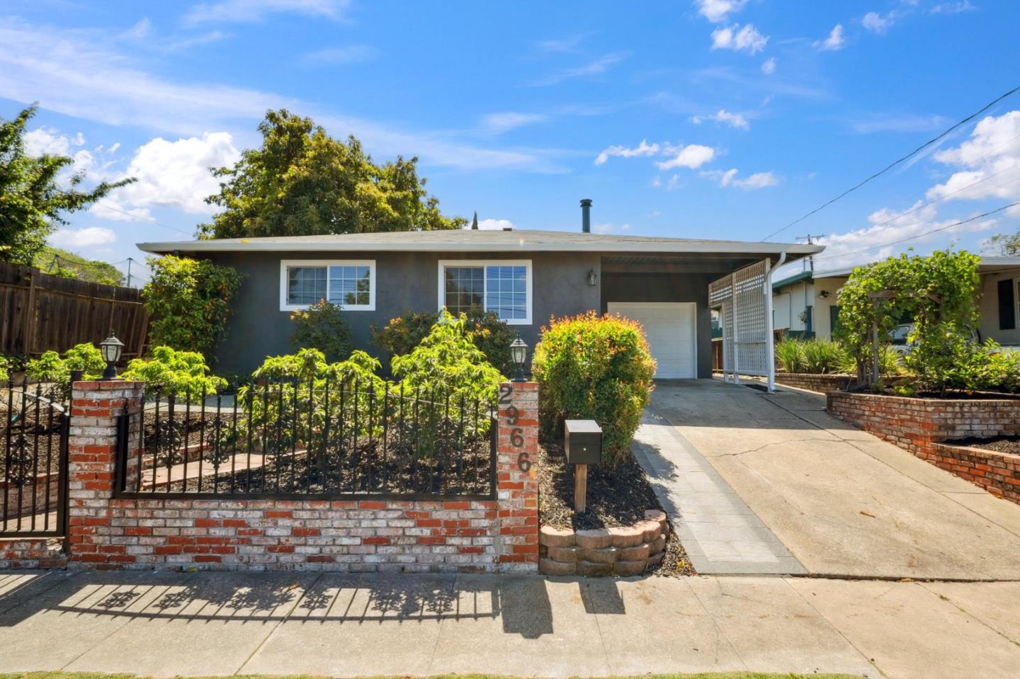 Detail Gallery Image 2 of 31 For 2966 Gillet Ave, Concord,  CA 94520 - 3 Beds | 2 Baths