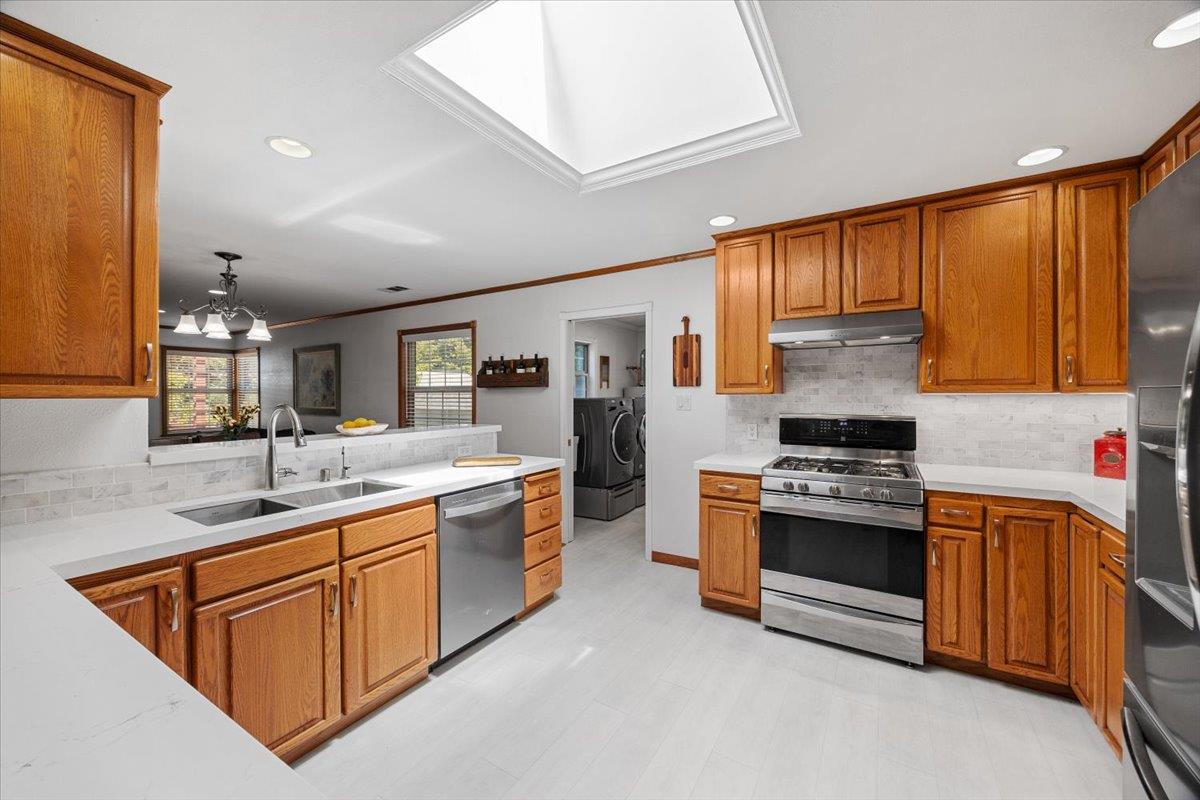 Detail Gallery Image 17 of 59 For 157 Mclellan Ave, San Mateo,  CA 94403 - 3 Beds | 2 Baths