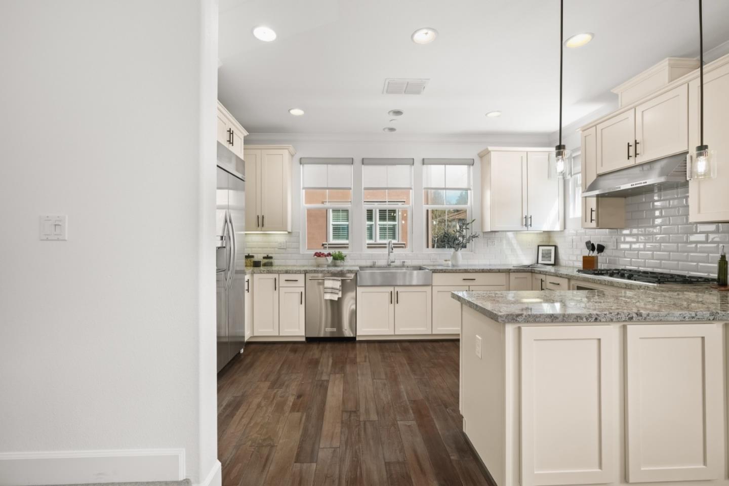 Detail Gallery Image 17 of 34 For 493 Rialto Pl, San Jose,  CA 95128 - 3 Beds | 4 Baths