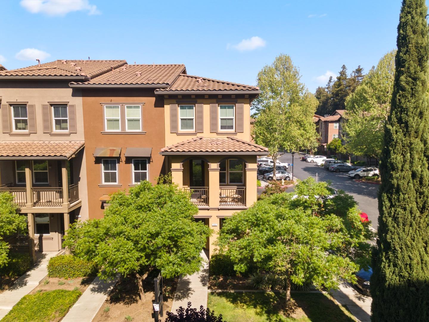Detail Gallery Image 2 of 34 For 493 Rialto Pl, San Jose,  CA 95128 - 3 Beds | 4 Baths