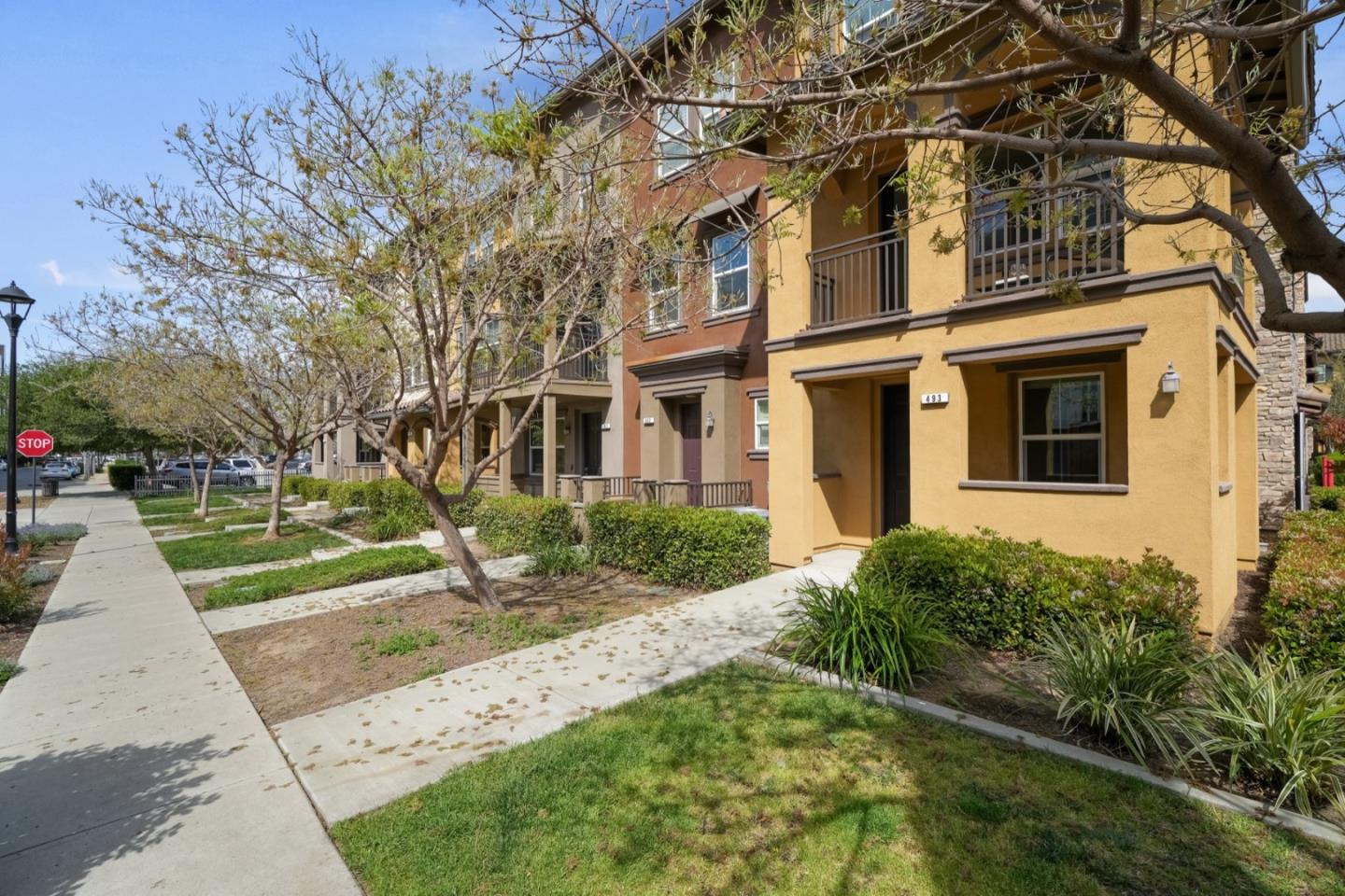 Detail Gallery Image 4 of 34 For 493 Rialto Pl, San Jose,  CA 95128 - 3 Beds | 4 Baths