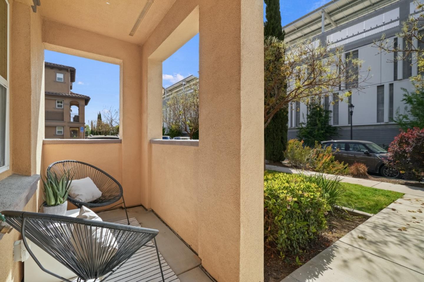 Detail Gallery Image 6 of 34 For 493 Rialto Pl, San Jose,  CA 95128 - 3 Beds | 4 Baths