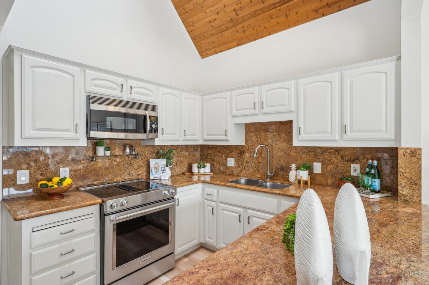 Detail Gallery Image 17 of 44 For 1170 Dover Ln, Foster City,  CA 94404 - 3 Beds | 2/1 Baths
