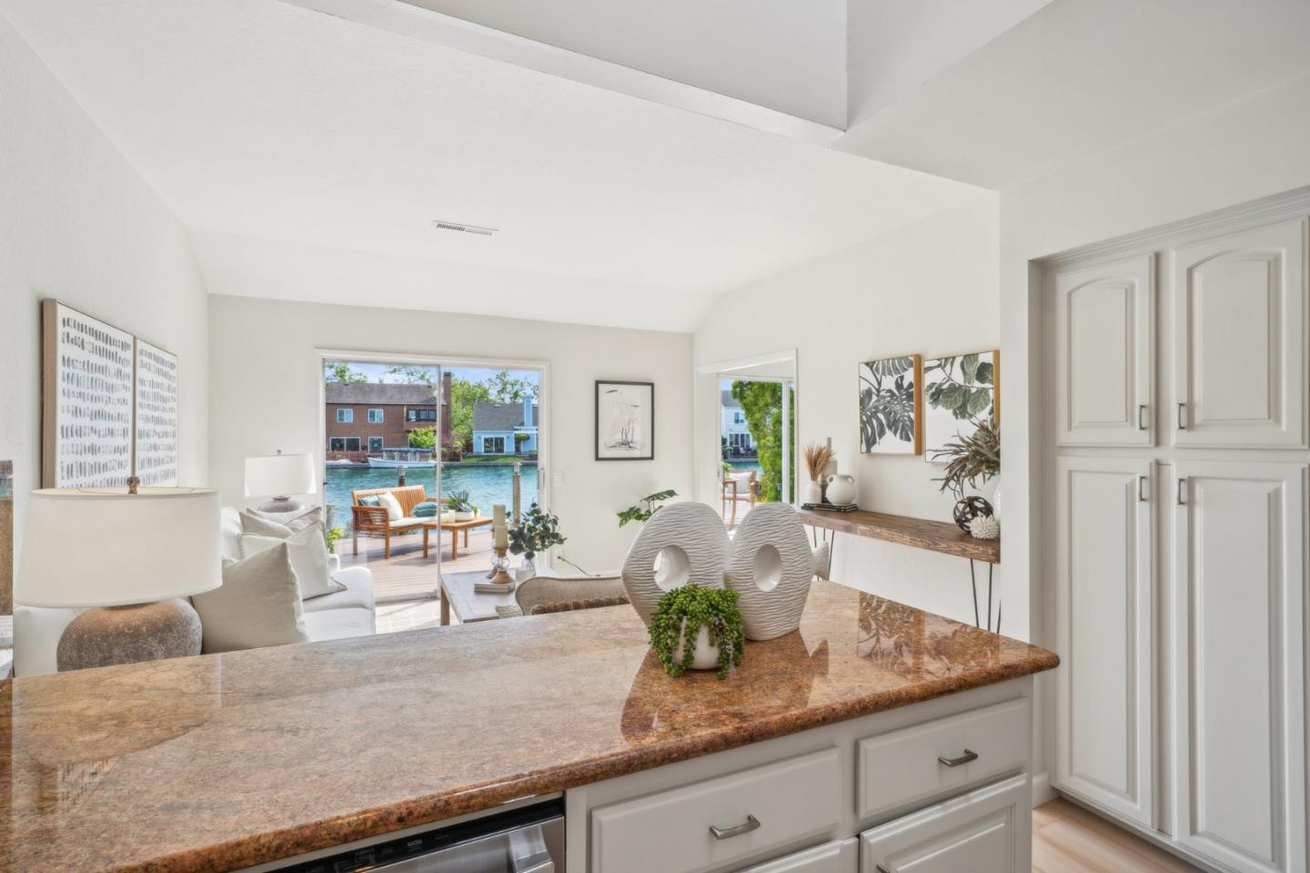 Detail Gallery Image 18 of 44 For 1170 Dover Ln, Foster City,  CA 94404 - 3 Beds | 2/1 Baths