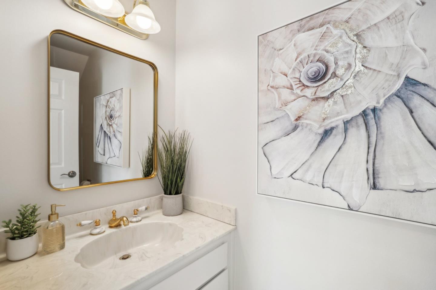 Detail Gallery Image 19 of 44 For 1170 Dover Ln, Foster City,  CA 94404 - 3 Beds | 2/1 Baths