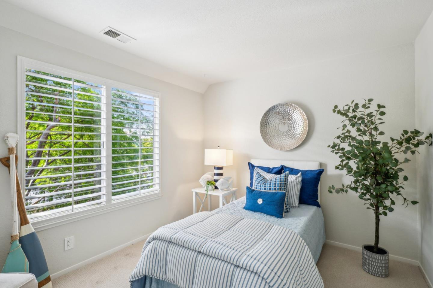 Detail Gallery Image 27 of 44 For 1170 Dover Ln, Foster City,  CA 94404 - 3 Beds | 2/1 Baths