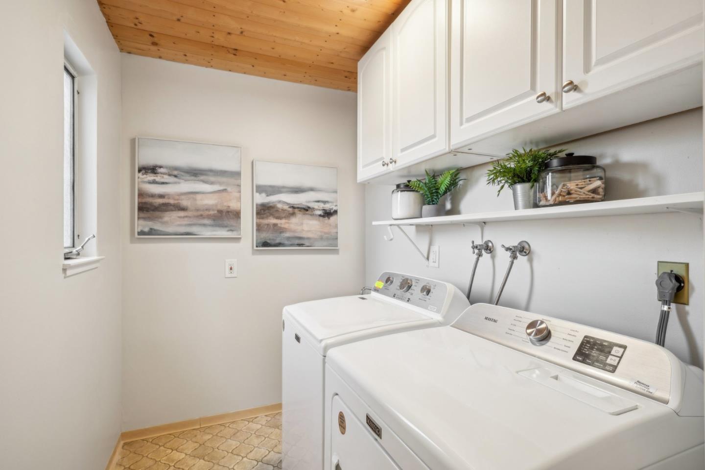 Detail Gallery Image 32 of 44 For 1170 Dover Ln, Foster City,  CA 94404 - 3 Beds | 2/1 Baths
