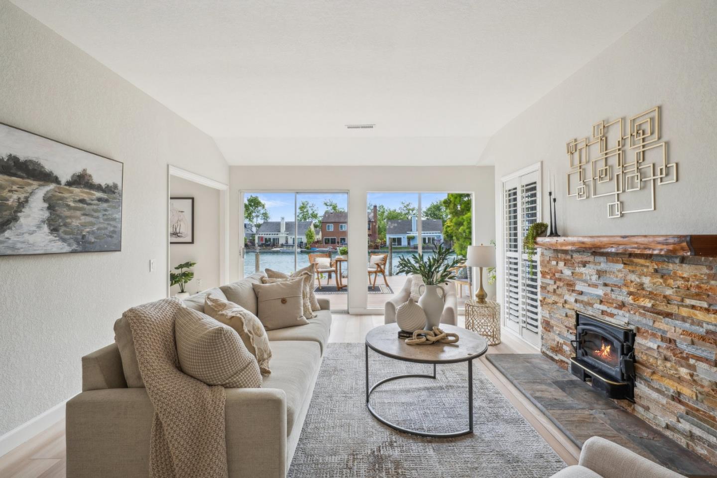 Detail Gallery Image 7 of 44 For 1170 Dover Ln, Foster City,  CA 94404 - 3 Beds | 2/1 Baths