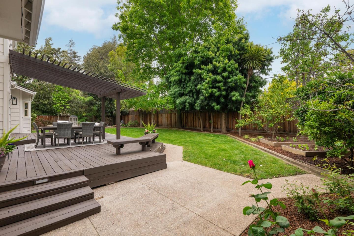 Detail Gallery Image 33 of 37 For 591 Sleeper Ave, Mountain View,  CA 94040 - 5 Beds | 3/1 Baths