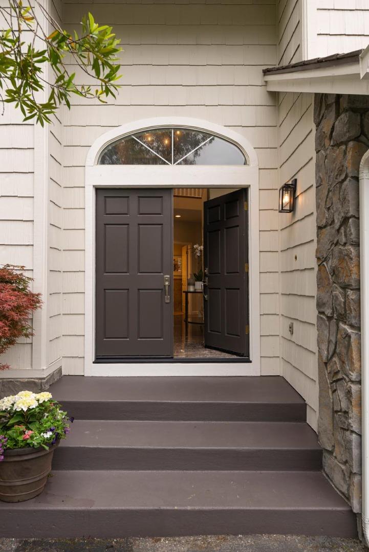 Detail Gallery Image 4 of 37 For 591 Sleeper Ave, Mountain View,  CA 94040 - 5 Beds | 3/1 Baths